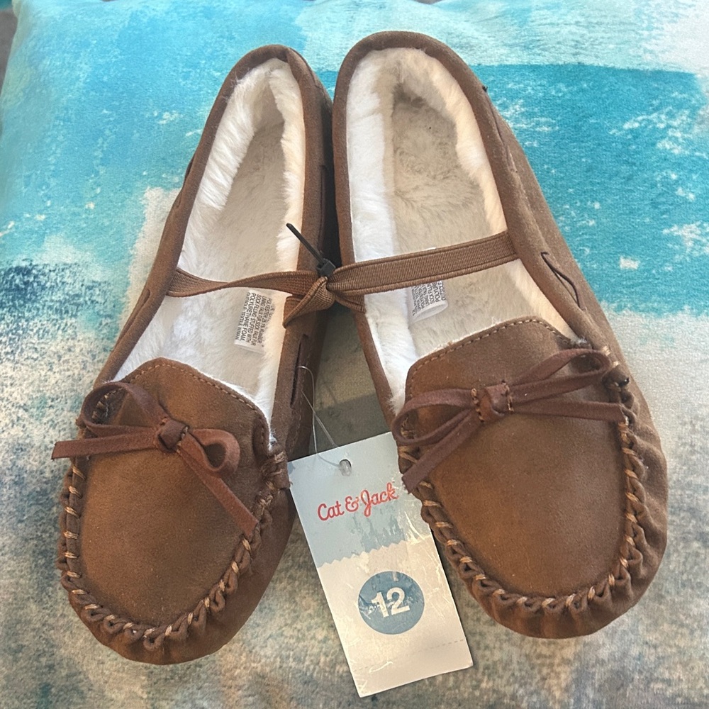 Cat & Jack Unisex Furry Moccasin Slippers